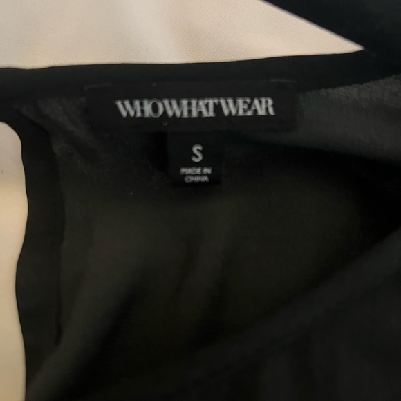 Blk satin blouse w huge bell sleeves, simple but dressy. So cute under a jacket - Picture 4 of 5